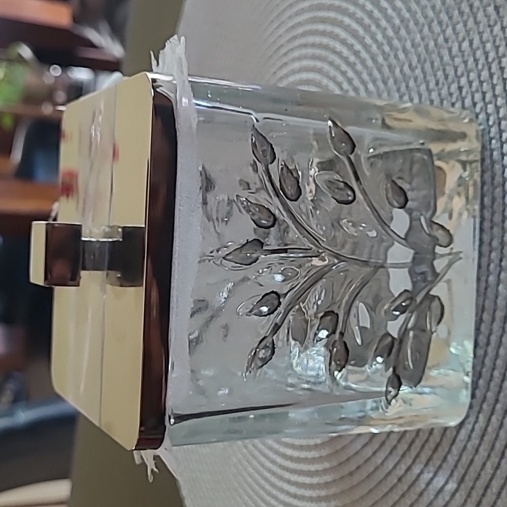 Tahari Floral Bathroom Container